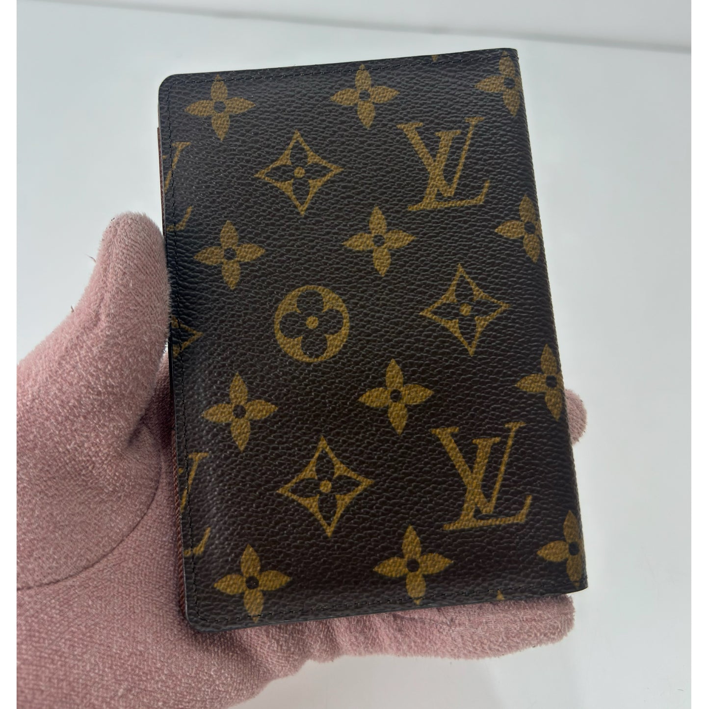 Louis Vuitton Monogram Canvas Passport Holder (3)
