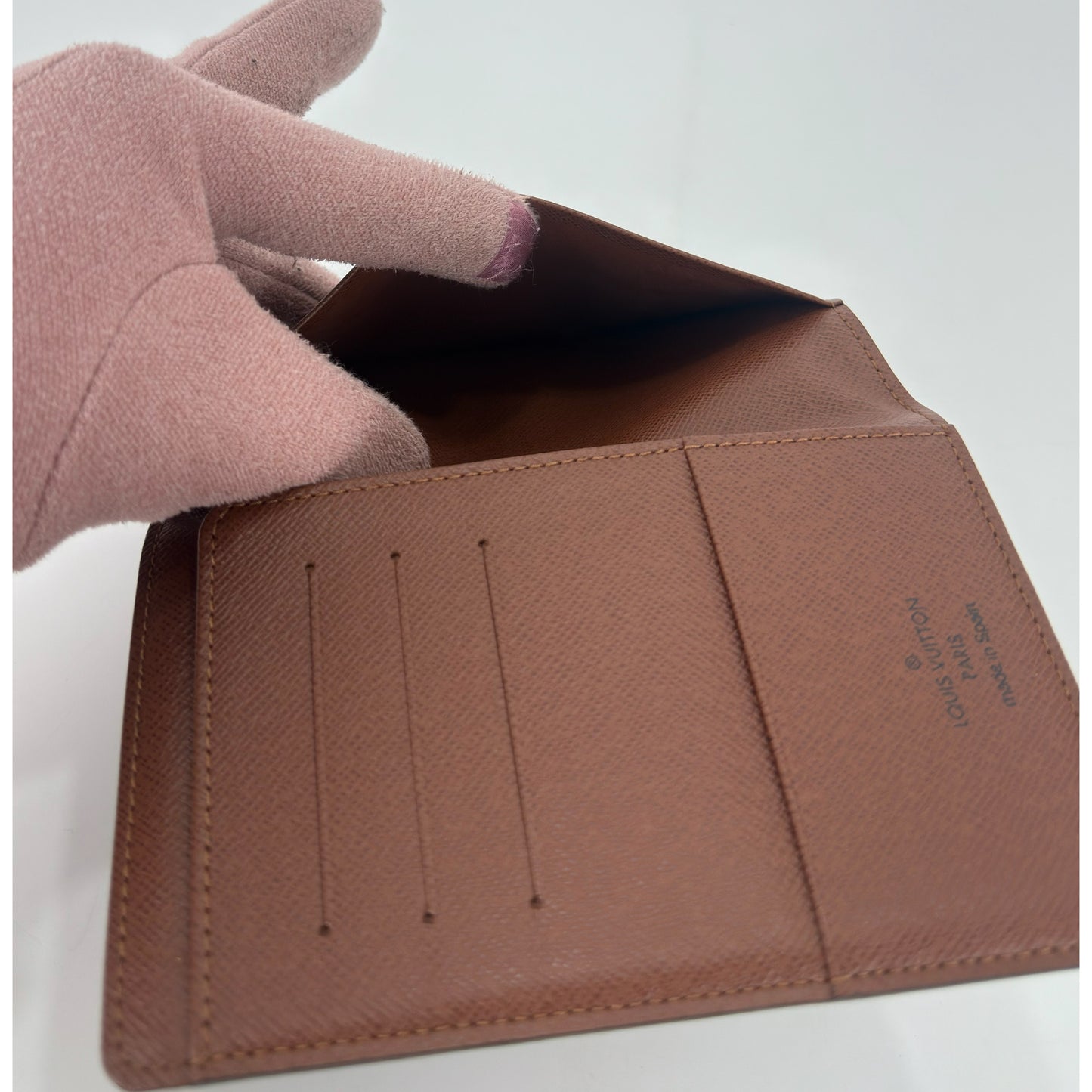 Louis Vuitton Monogram Canvas Passport Holder (3)