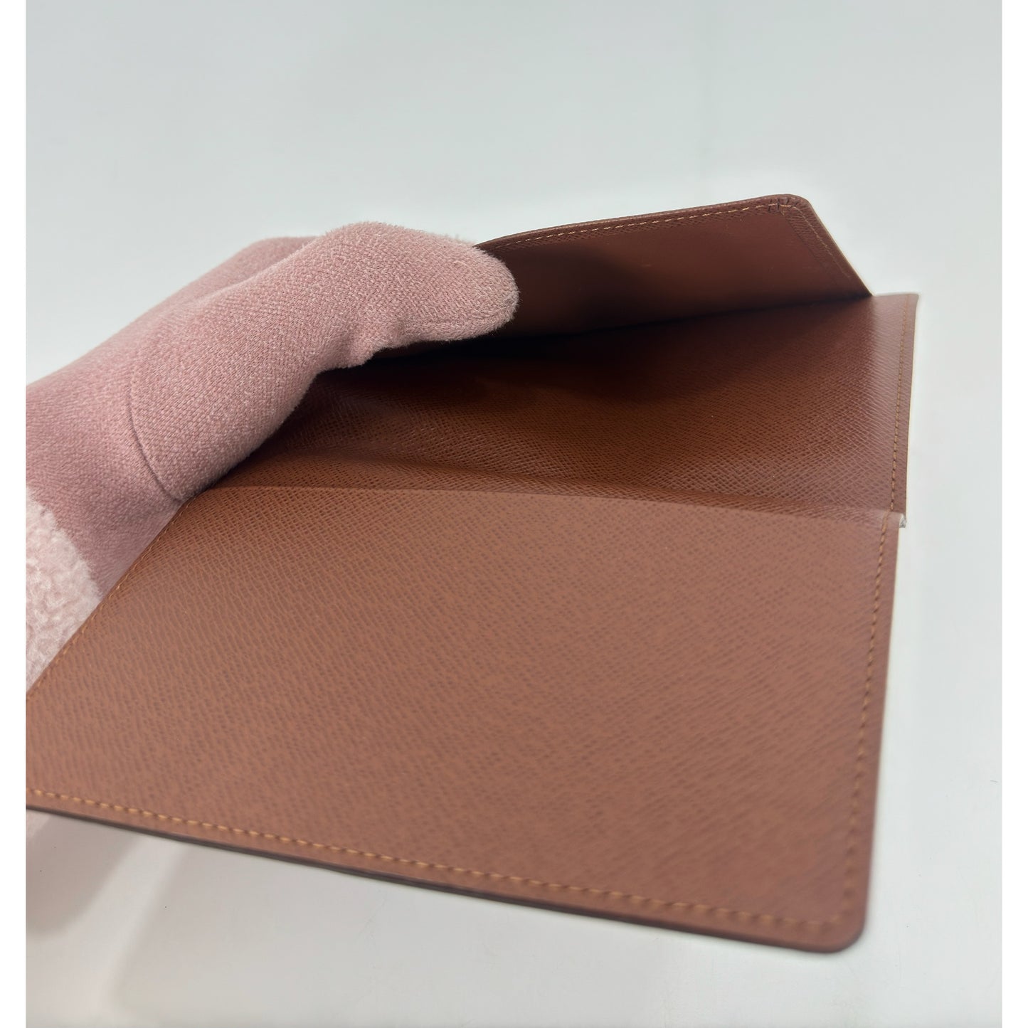 Louis Vuitton Monogram Canvas Passport Holder (3)