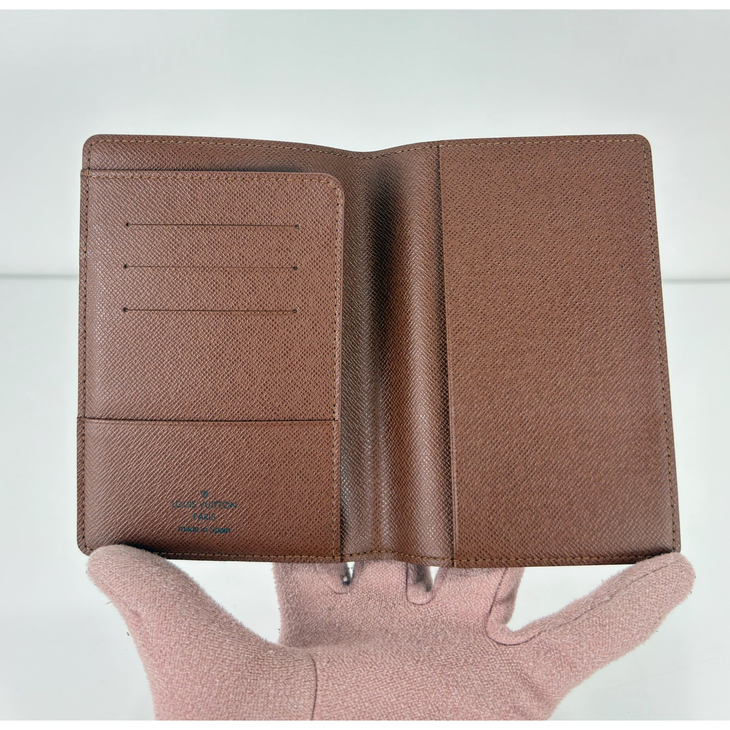 Louis Vuitton Monogram Canvas Passport Holder (4)