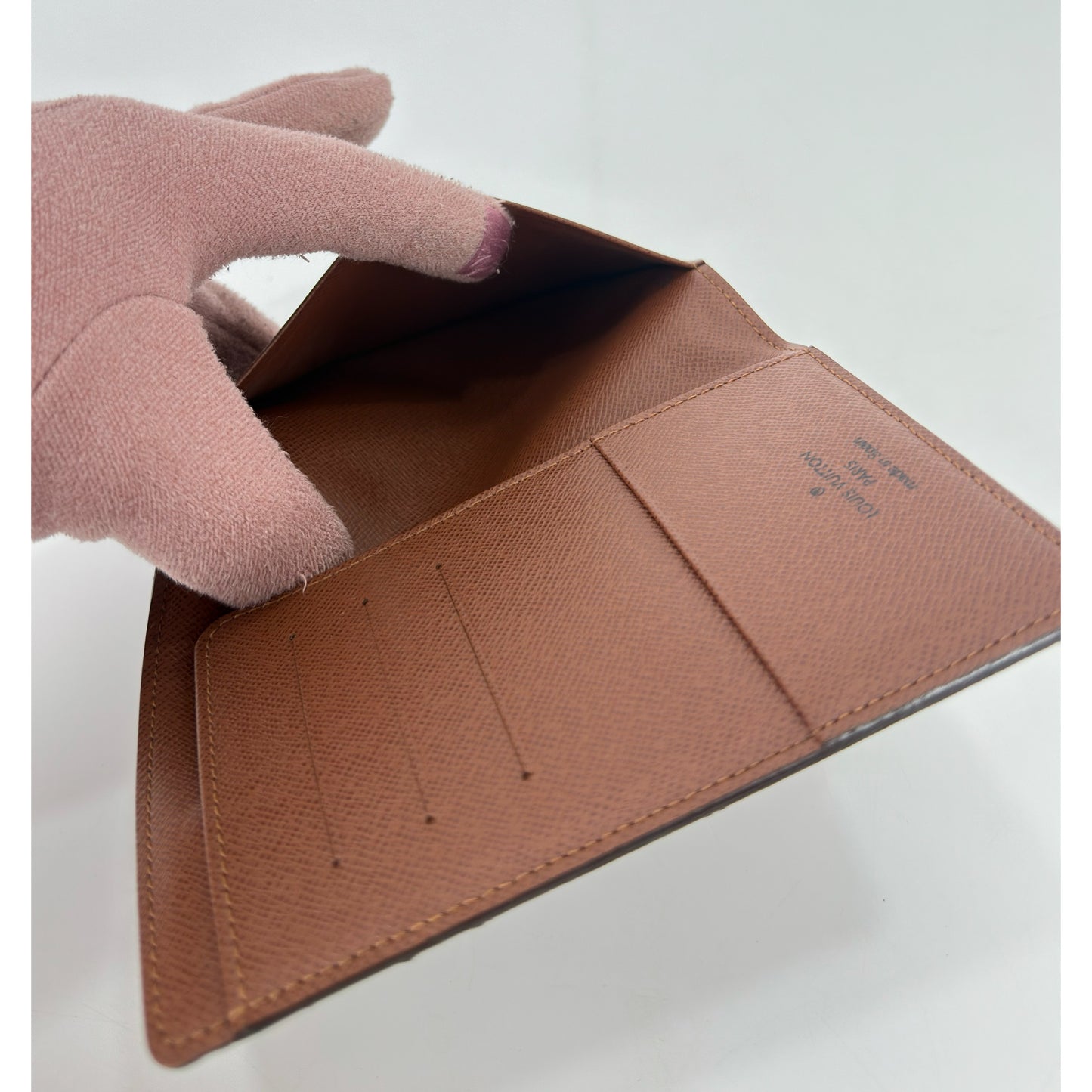Louis Vuitton Monogram Canvas Passport Holder (4)