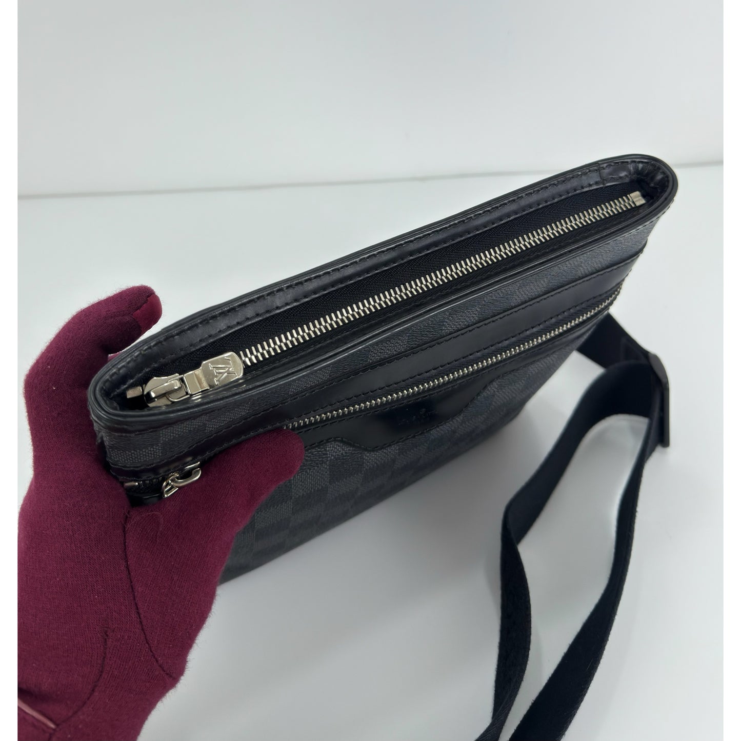 Louis Vuitton Damier Graphite Thomas Messenger Bag