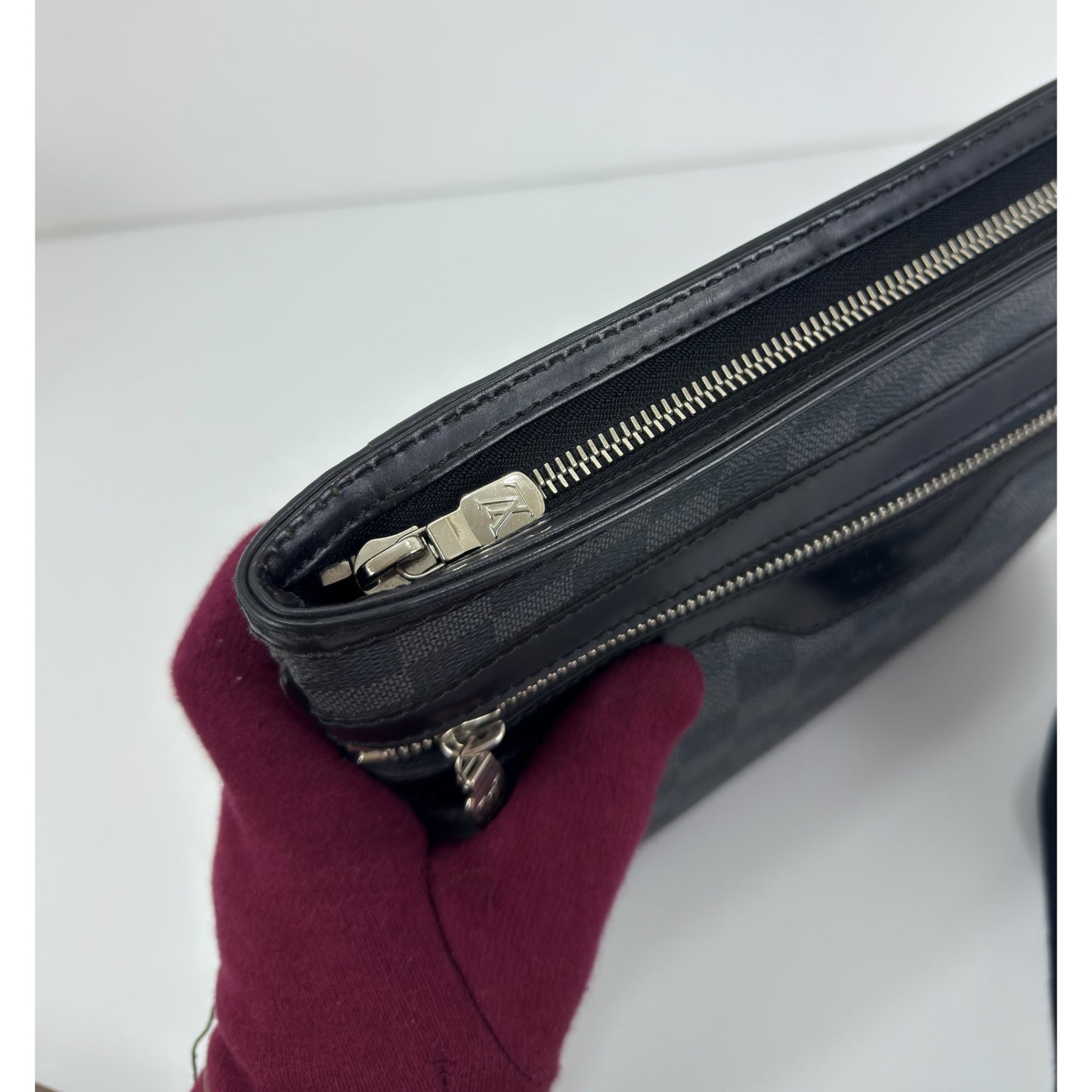 Louis Vuitton Damier Graphite Thomas Messenger Bag