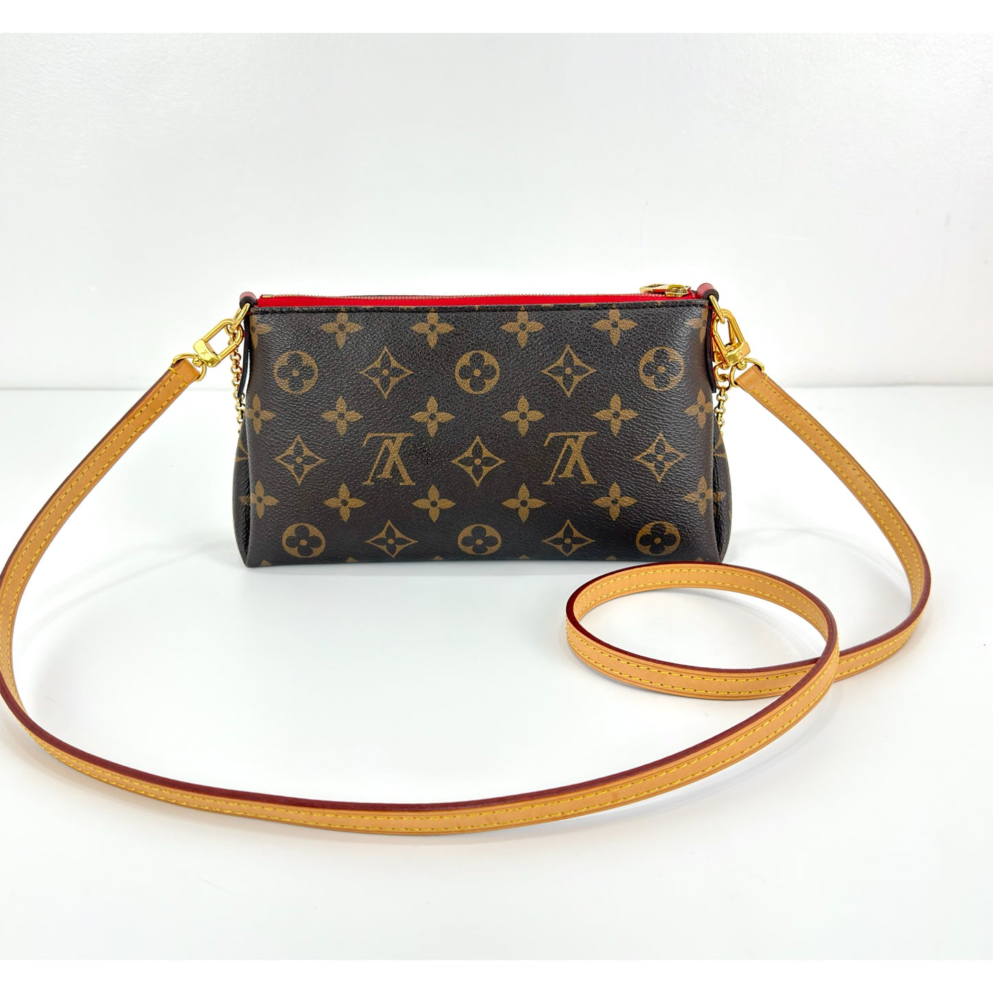 Louis Vuitton Pallas Cluth Monogram Canvas