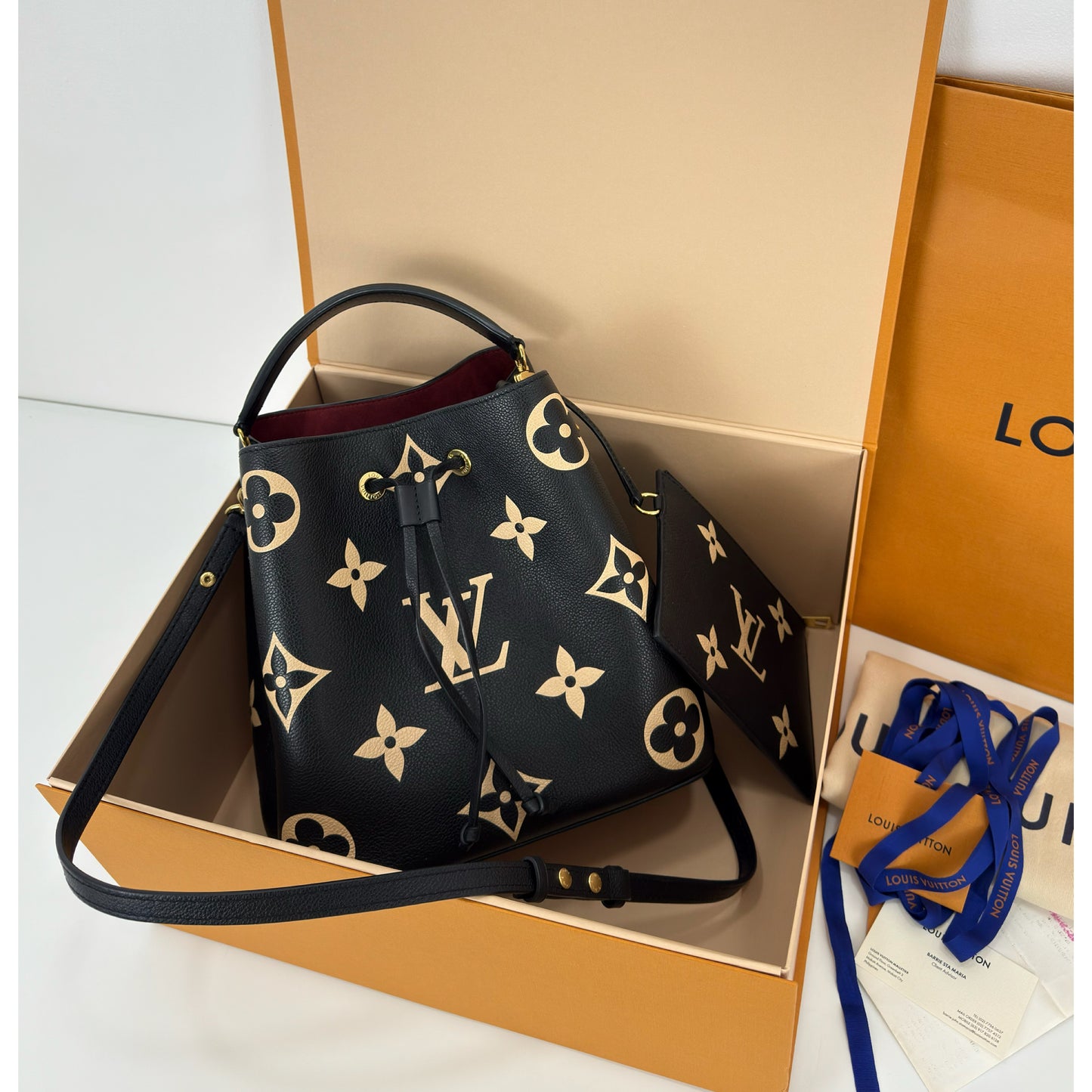 Louis Vuitton Neo Noe MM Bucket Bag Empreinte Leather