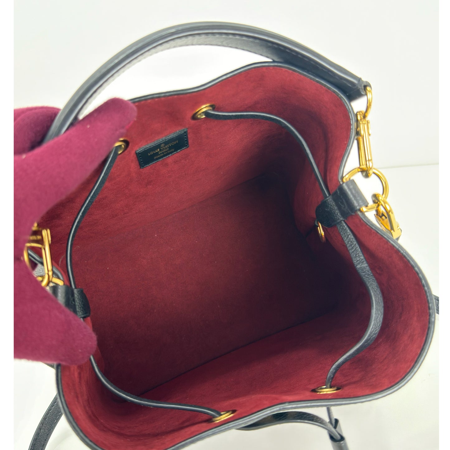 Louis Vuitton Neo Noe MM Bucket Bag Empreinte Leather
