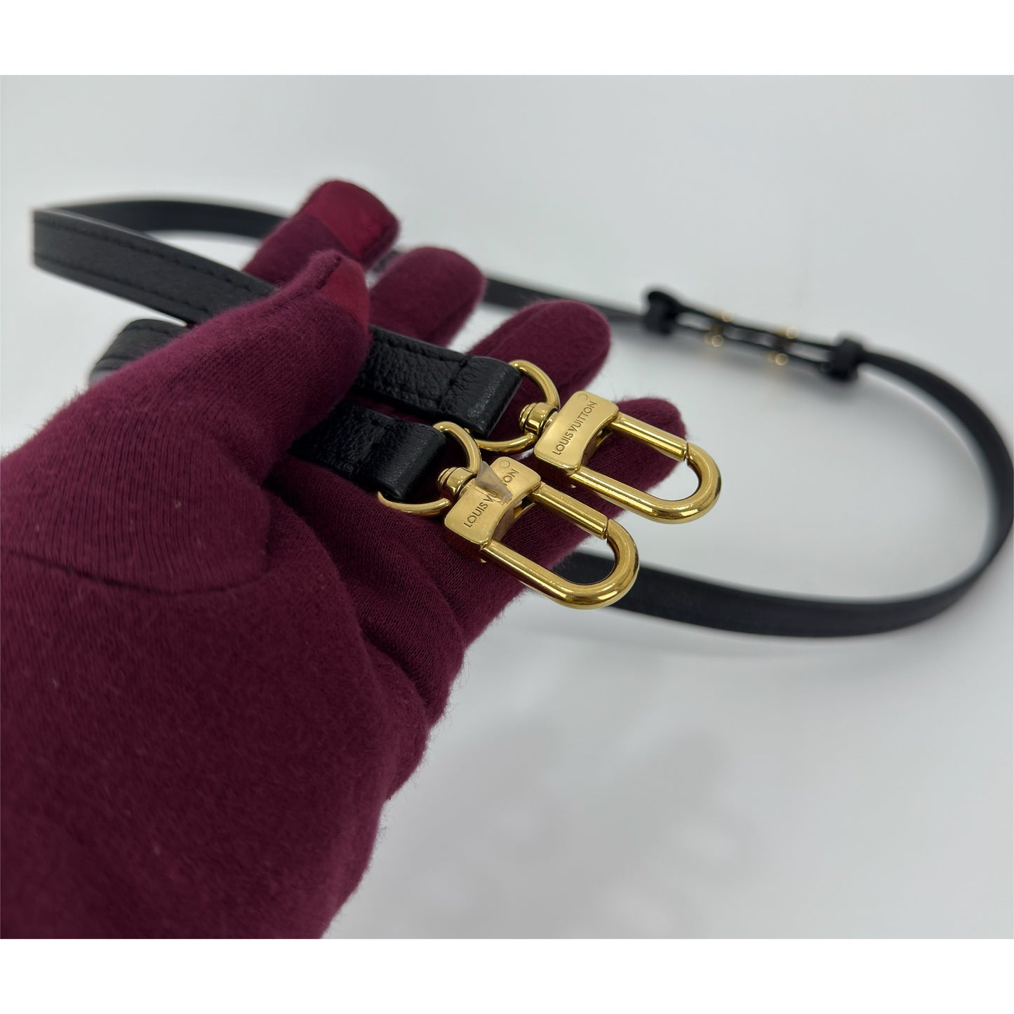 Louis Vuitton Neo Noe MM Bucket Bag Empreinte Leather