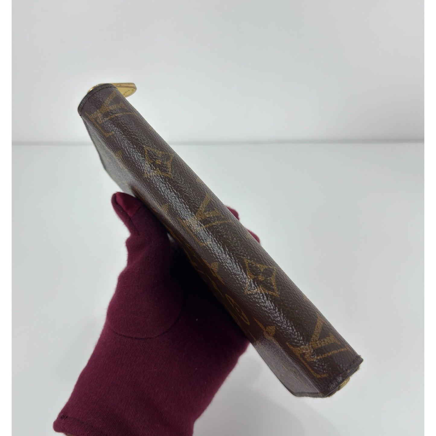Louis Vuitton Zippy Wallet In Monogram