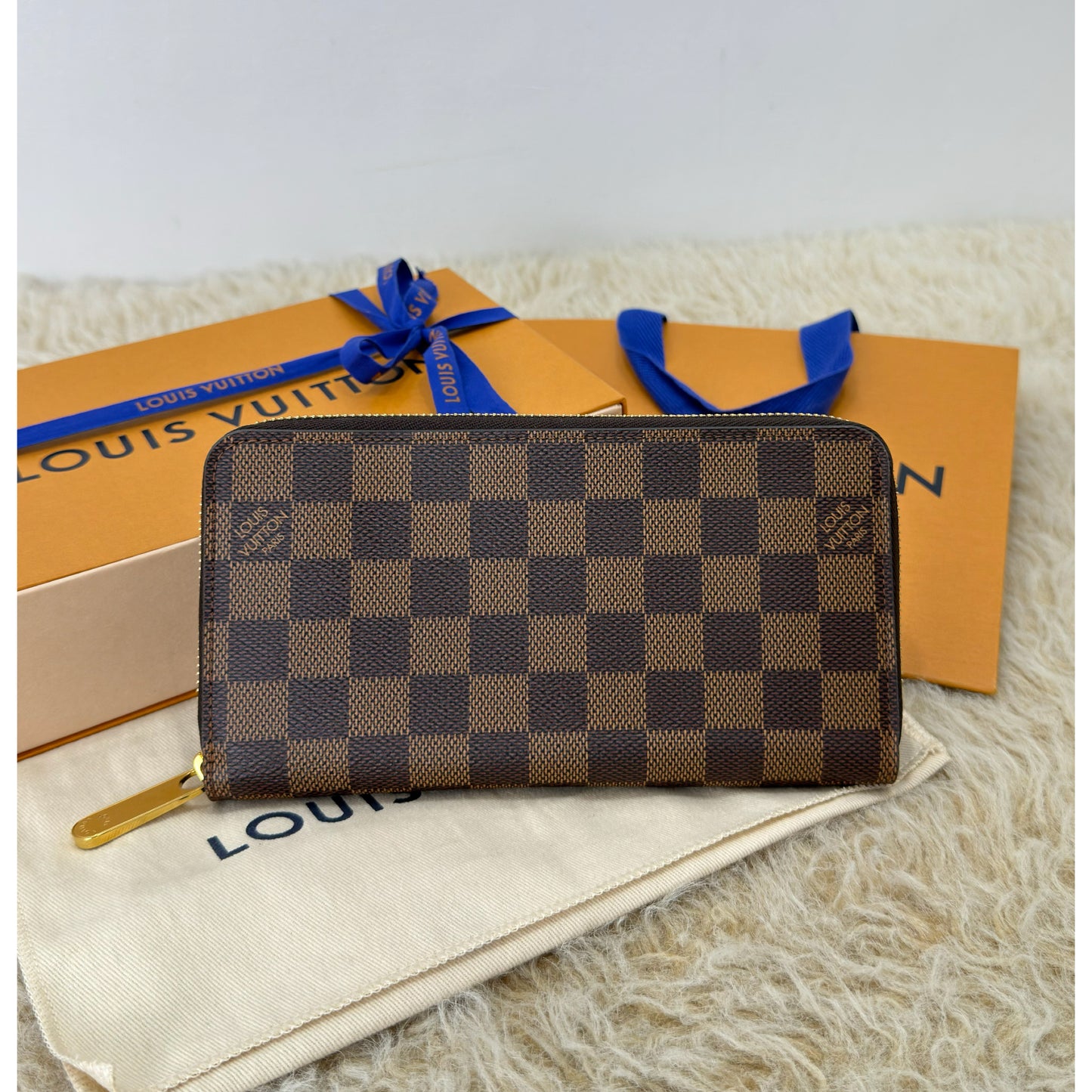 Louis Vuitton Damier Ebene Zippy Wallet