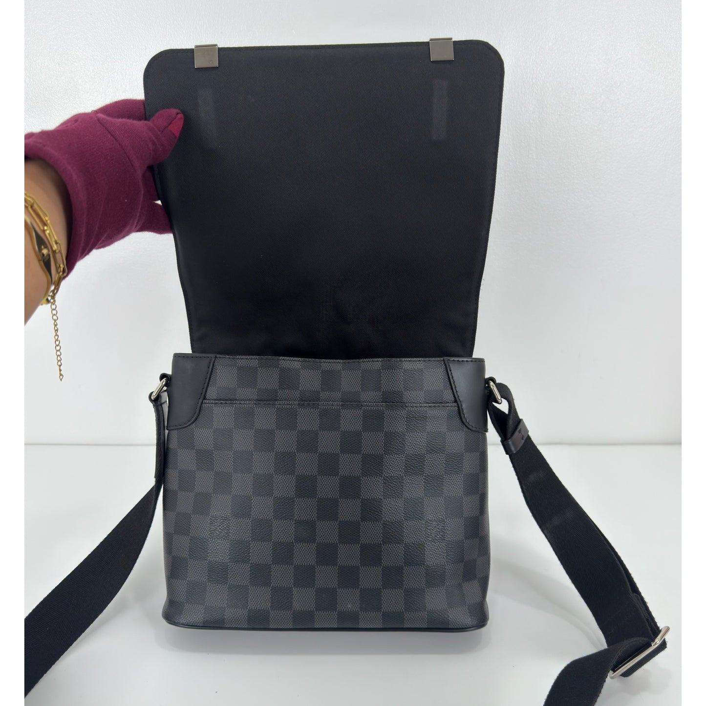 Louis Vuitton District PM Damier Graphite