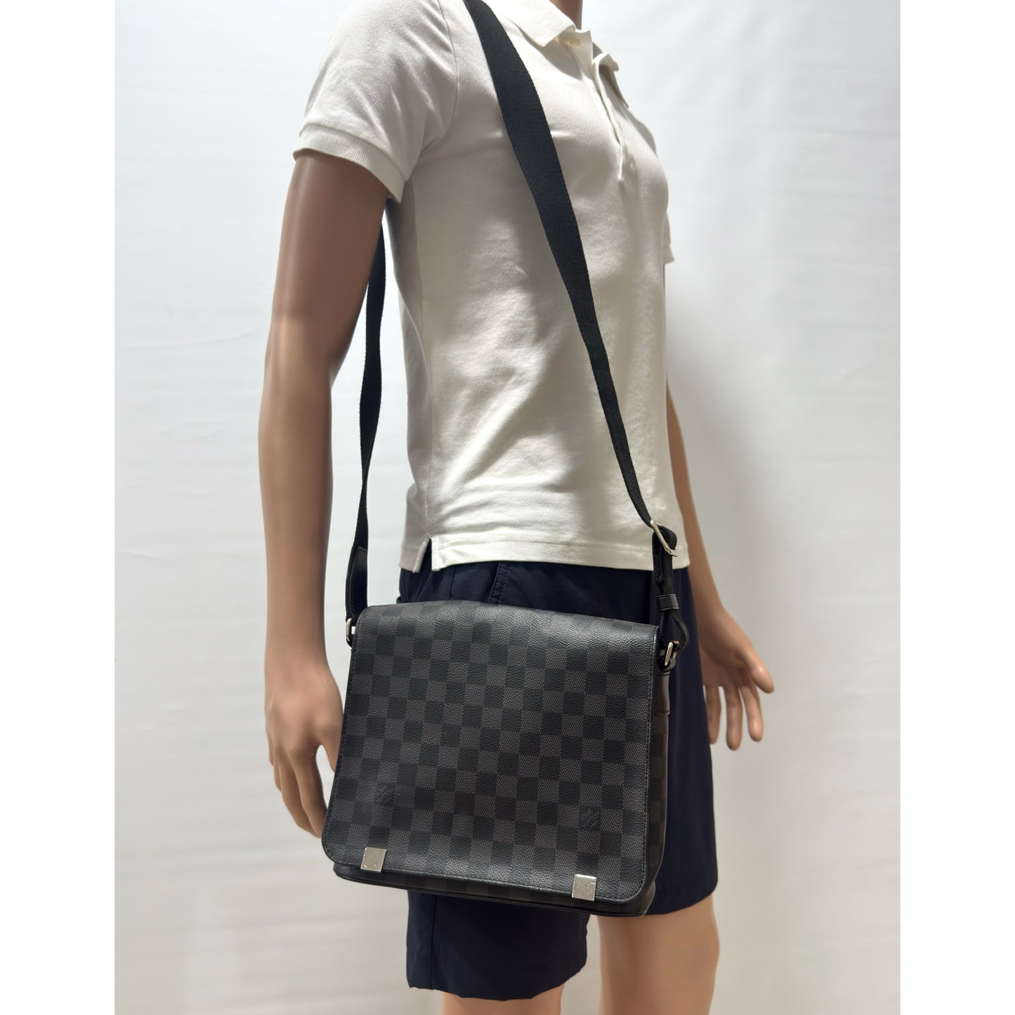 Louis Vuitton District PM Damier Graphite