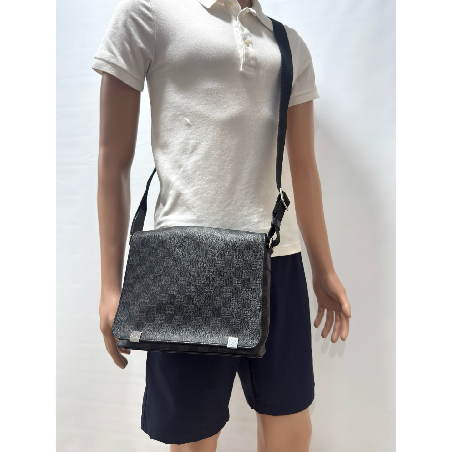 Louis Vuitton District PM Damier Graphite
