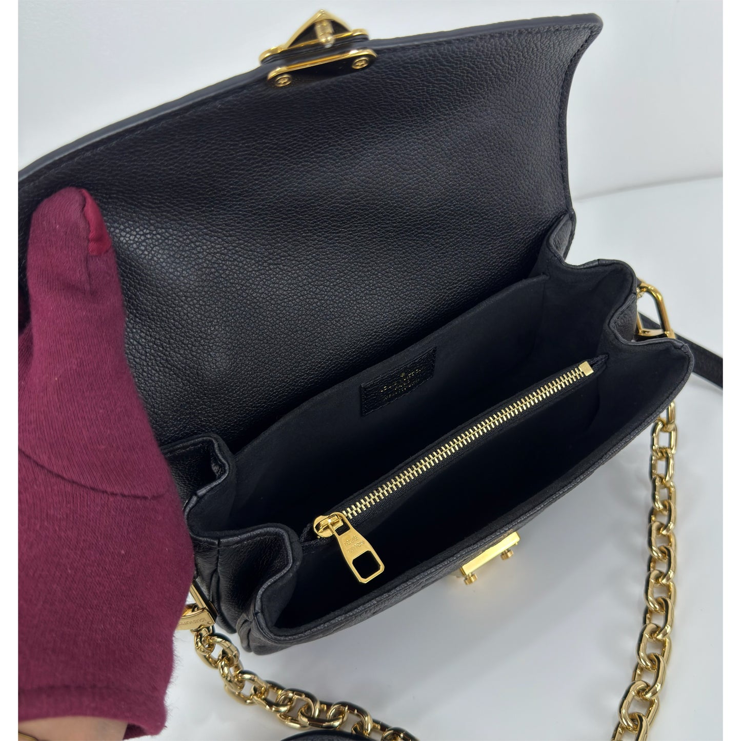 Louis Vuitton Pochette Métis East West Monogram Empreinte