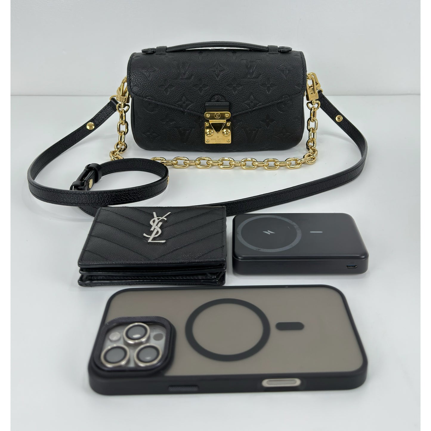 Louis Vuitton Pochette Métis East West Monogram Empreinte