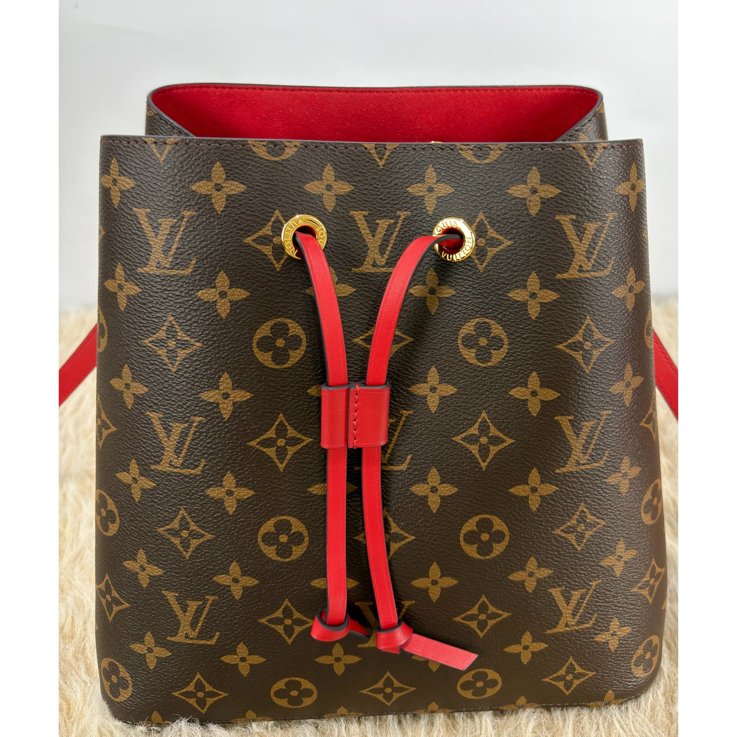 Louis Vuitton Neo Noe MM Monogram Canvas