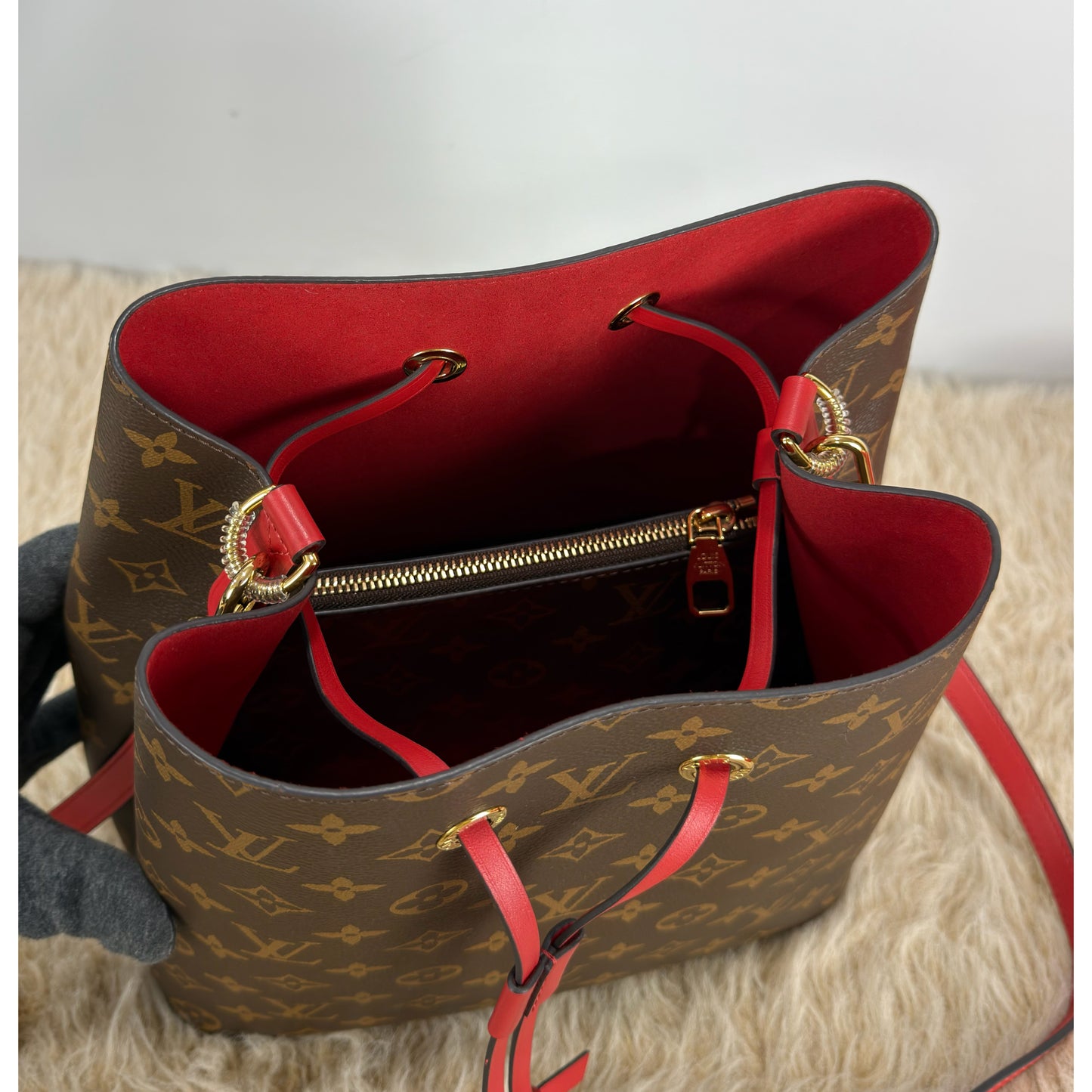 Louis Vuitton Neo Noe MM Monogram Canvas