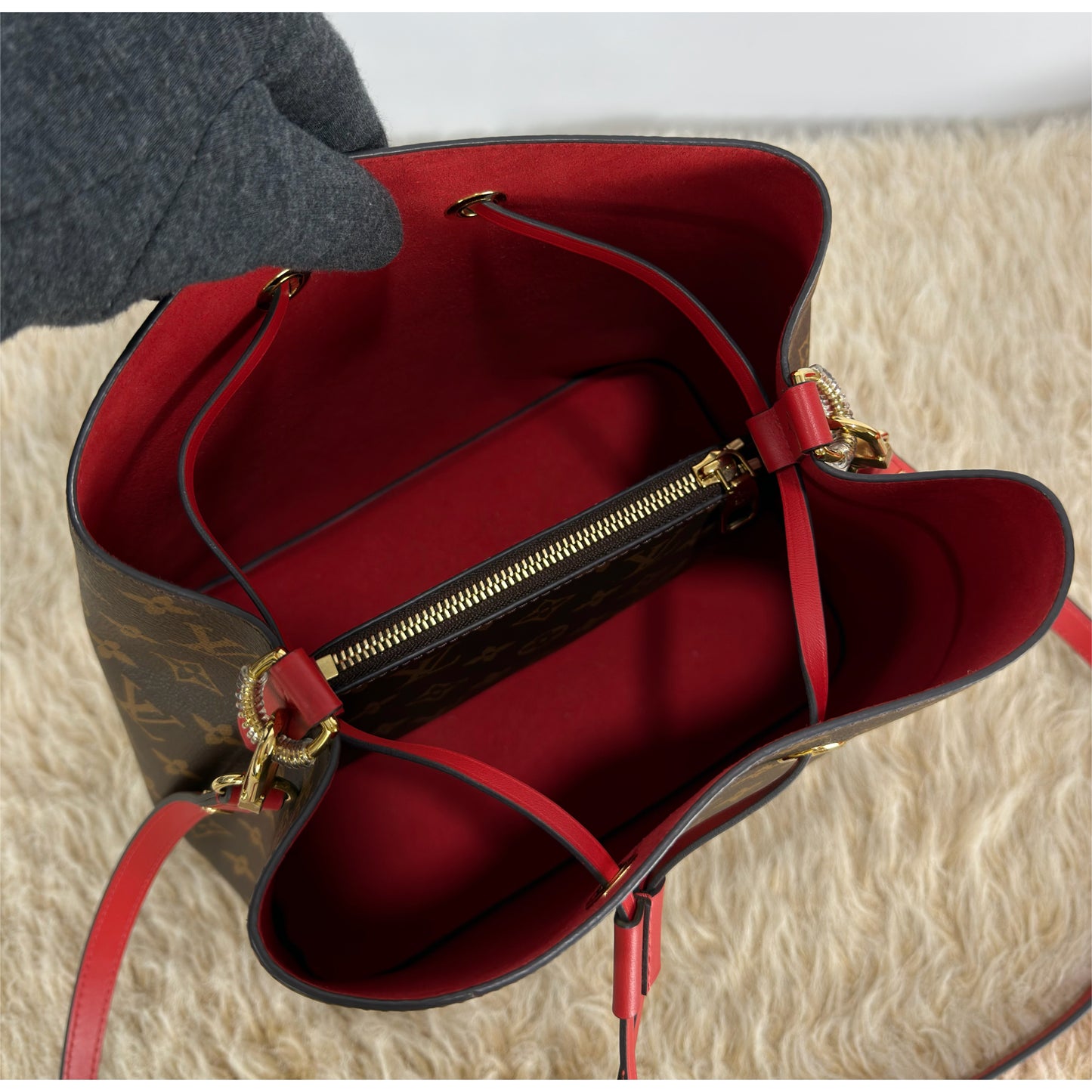Louis Vuitton Neo Noe MM Monogram Canvas