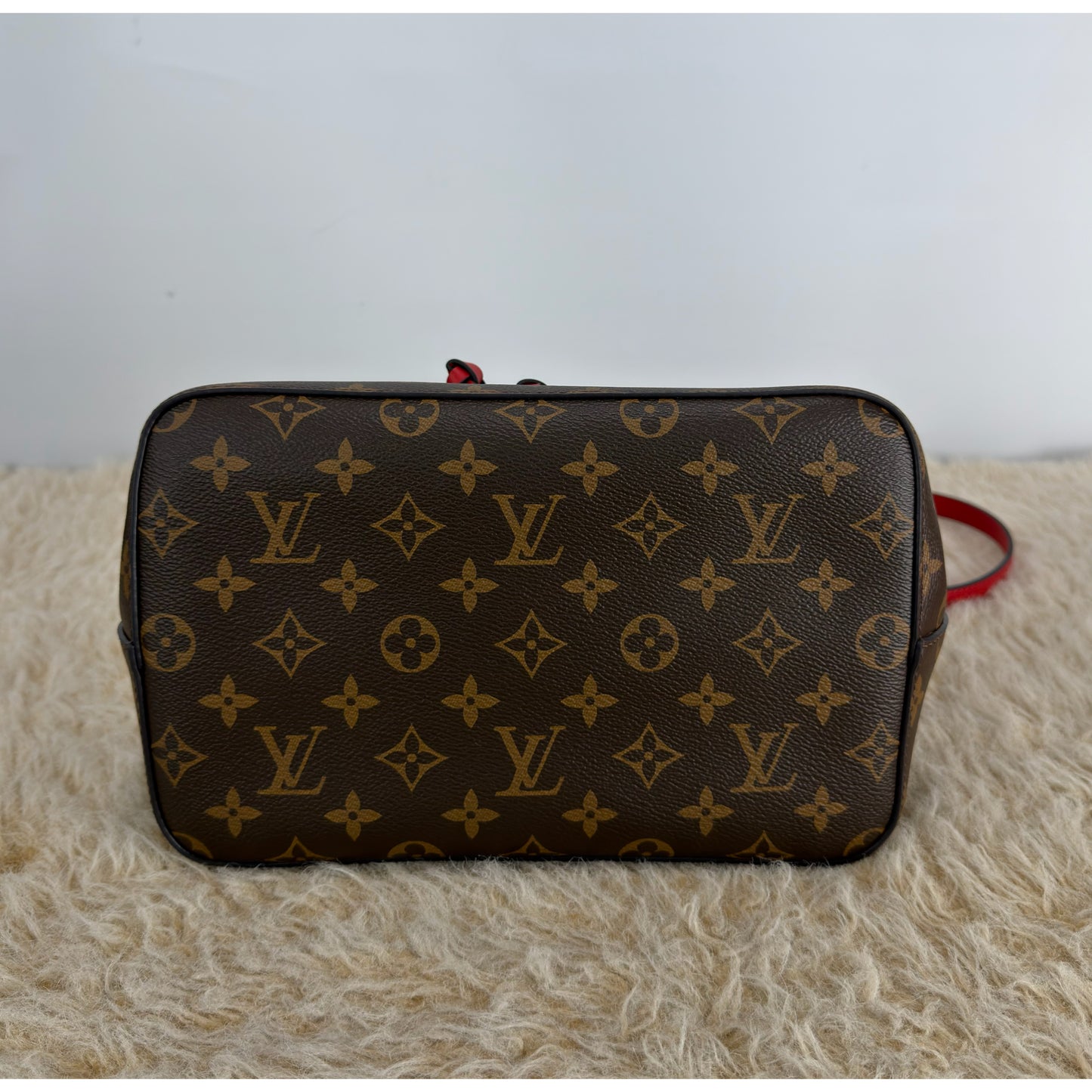 Louis Vuitton Neo Noe MM Monogram Canvas