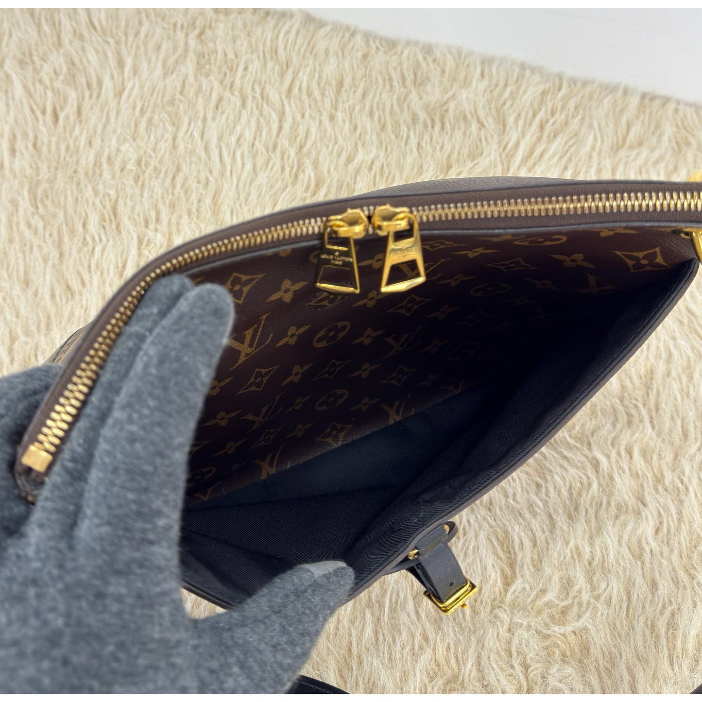 Louis Vuitton Monogram Canvas Odeon MM Noir