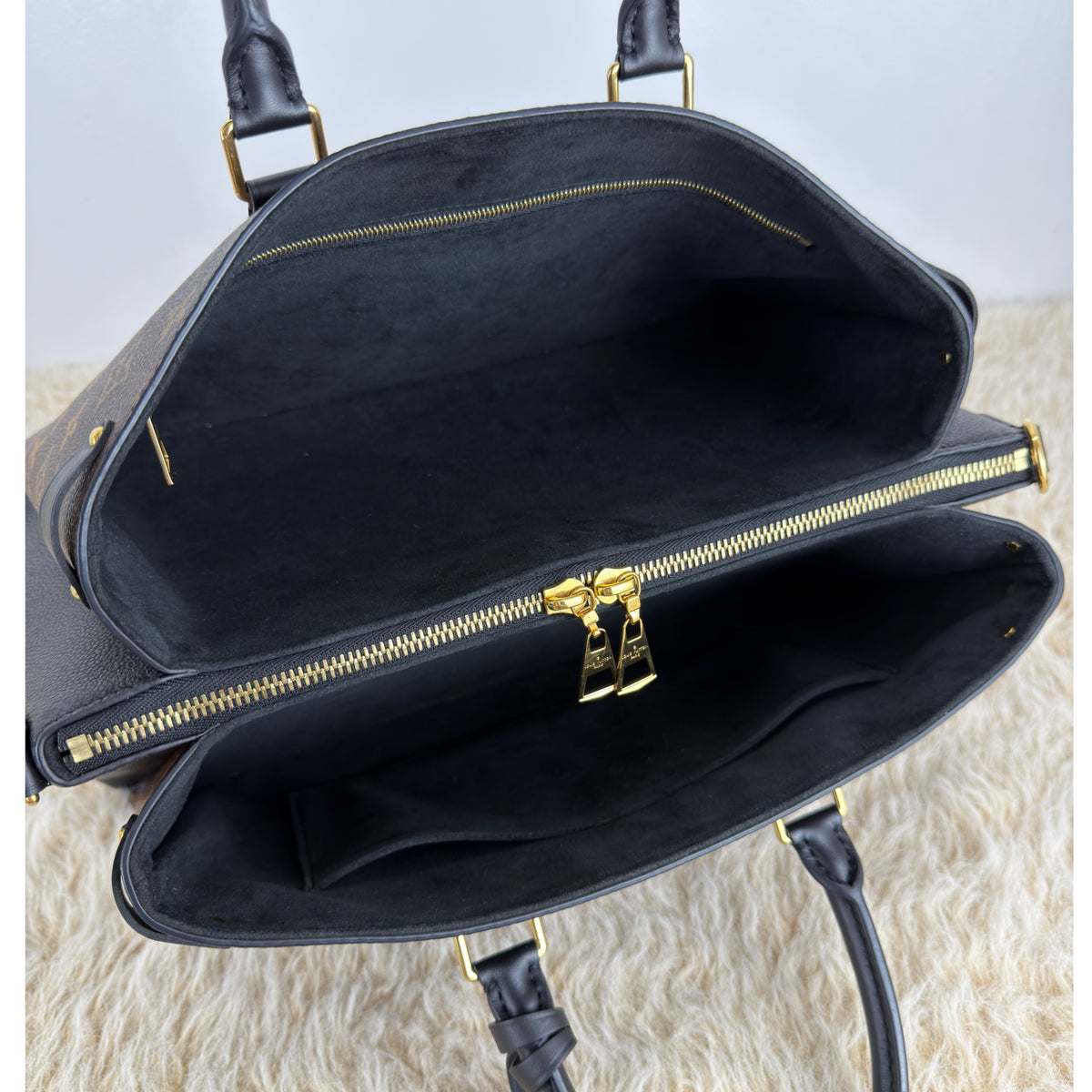 Louis Vuitton Soufflot MM Monogram