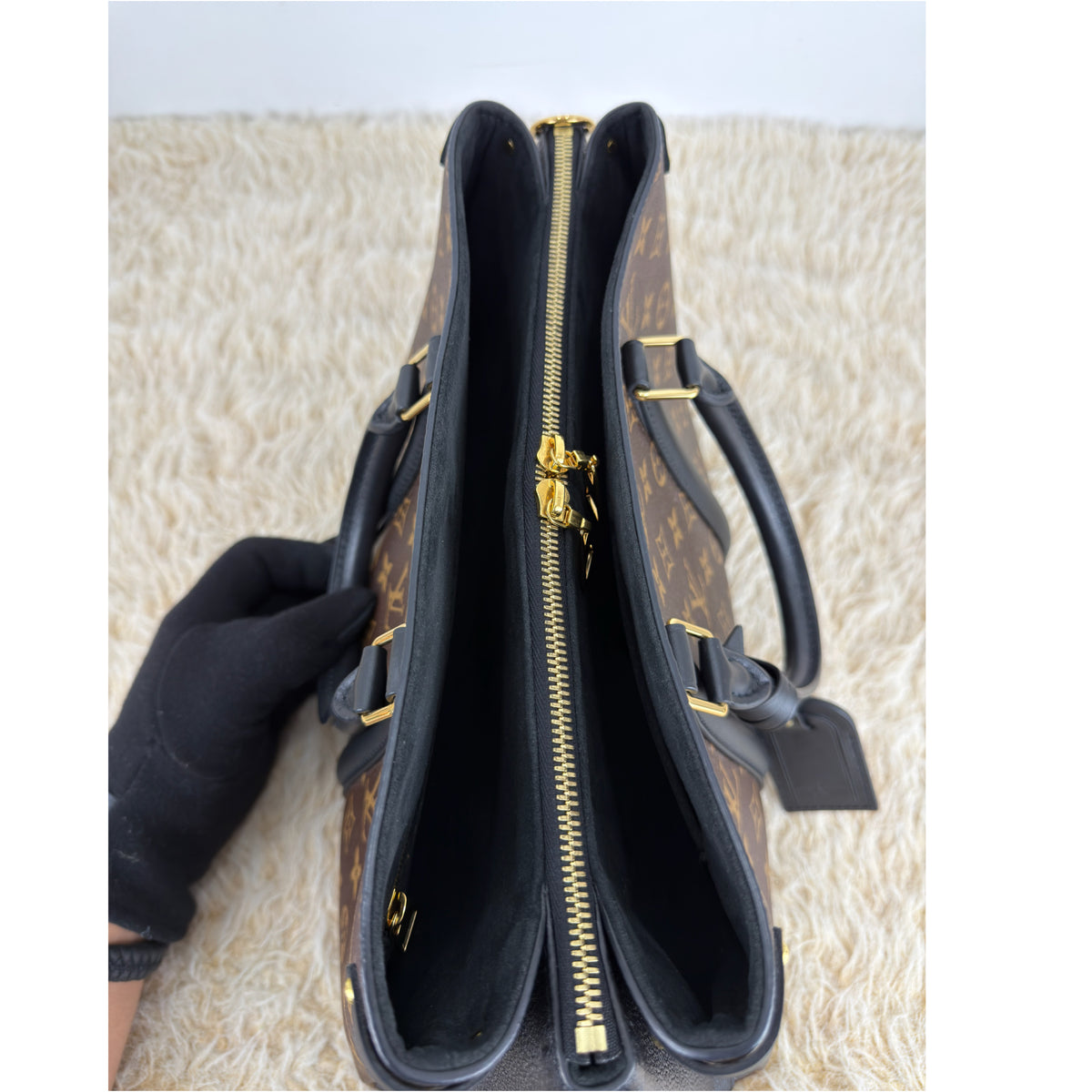 Louis Vuitton Soufflot MM Monogram