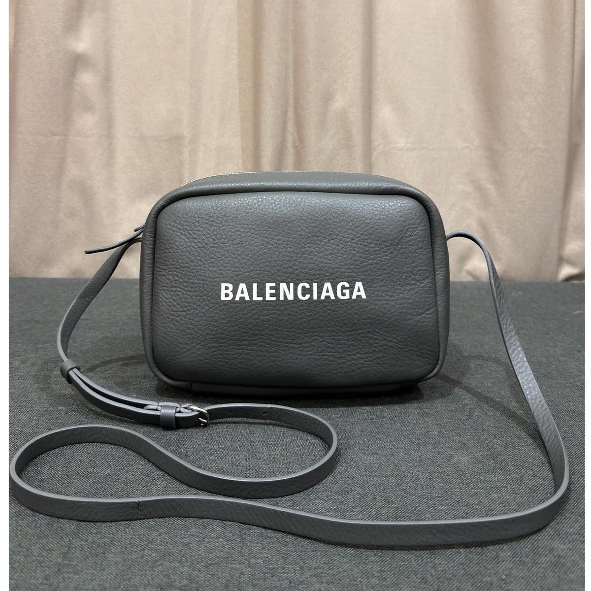 Balenciaga Everyday Camera Bag In Dark Gray