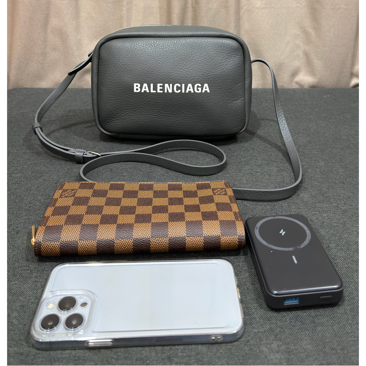 Balenciaga Everyday Camera Bag In Dark Gray