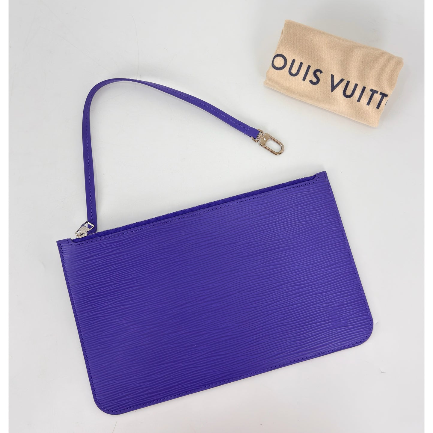 Louis Vuitton Epi Leather Neverfull MM Pochette