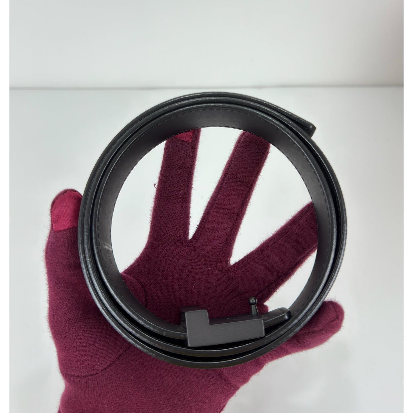 Louis Vuitton Initiales Belt In Black Taiga Leather 90/36