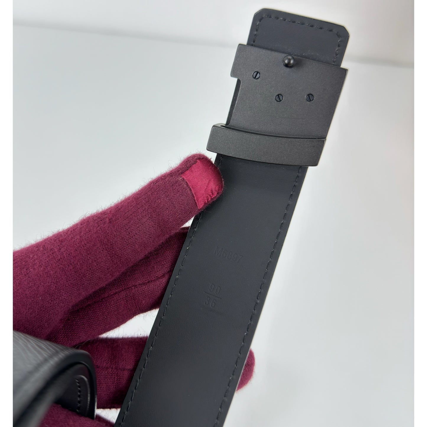 Louis Vuitton Initiales Belt In Black Taiga Leather 90/36