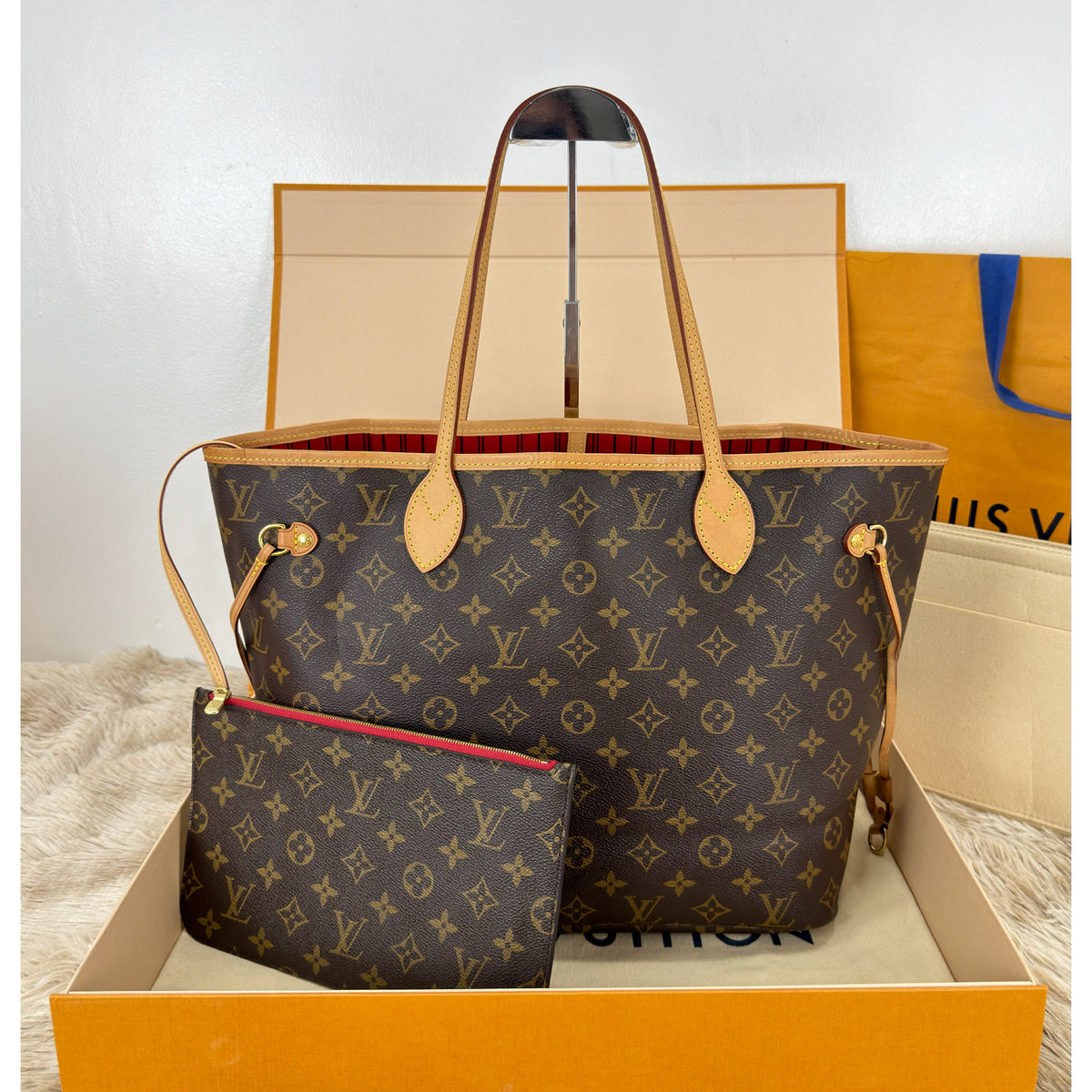 Louis Vuitton Neverfull MM Monogram With Pouch