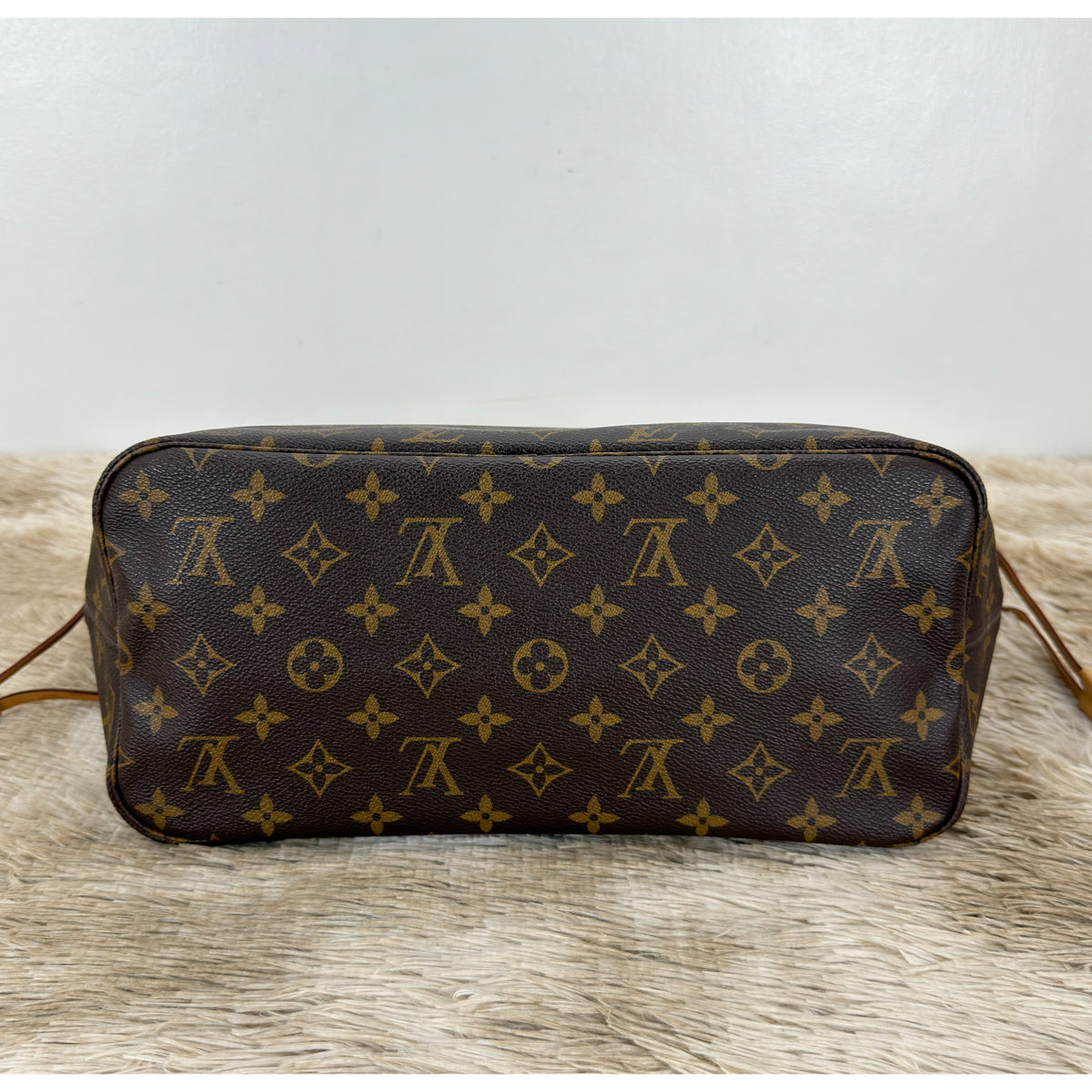 Louis Vuitton Neverfull MM Monogram With Pouch