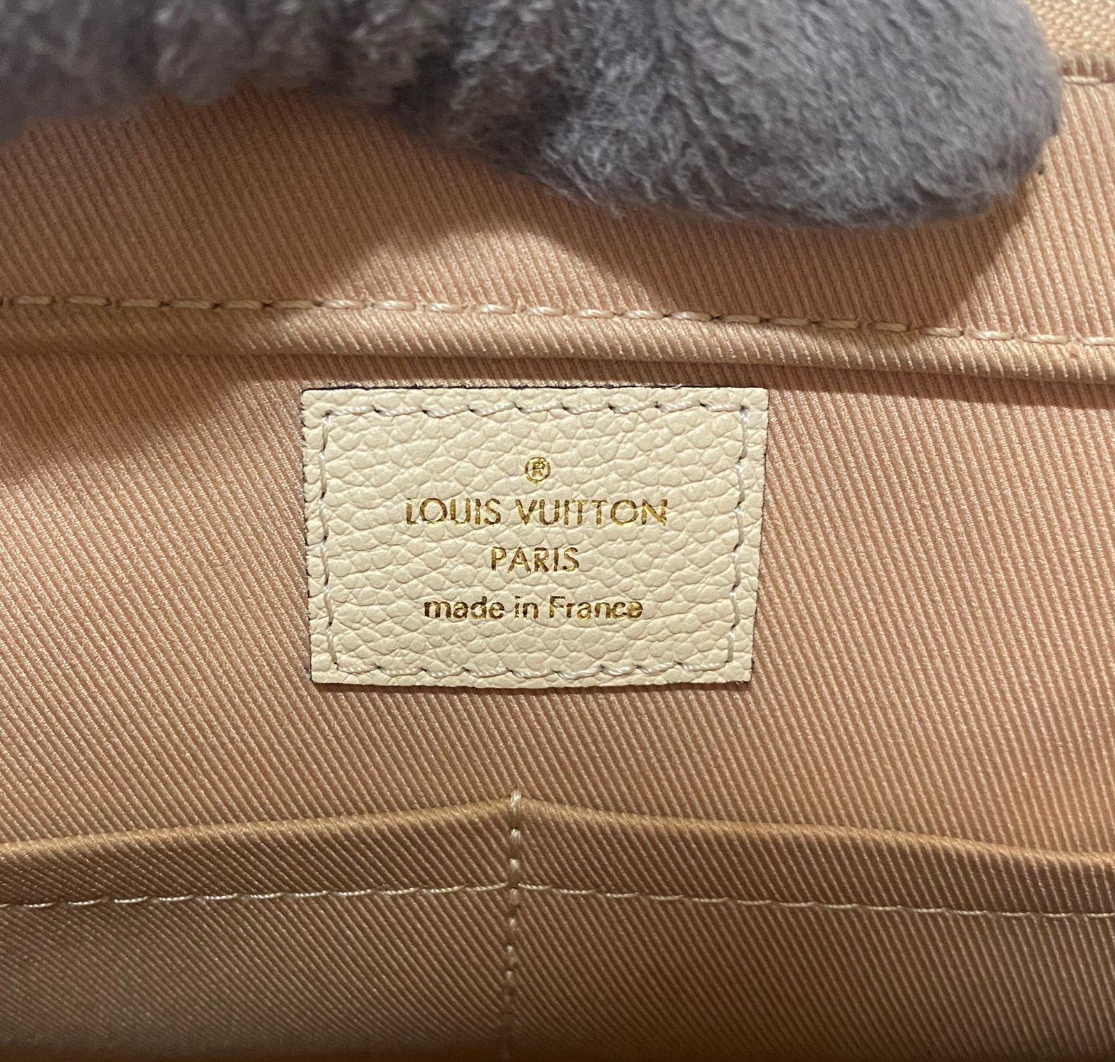 LOUIS VUITTON Beige Rose Cream Monogram Empreinte Leather Sully PM Bag